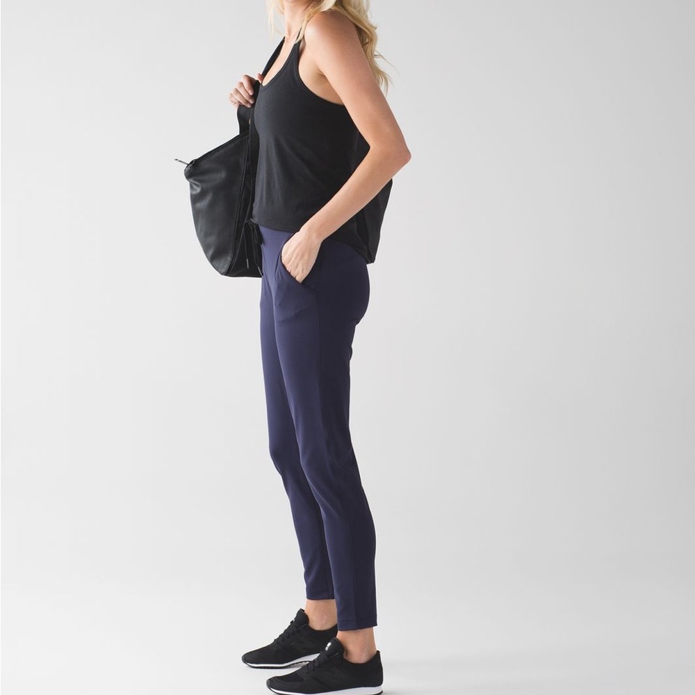 Lululemon Dropt Pant Deep Indigo 25” Size 4 Luxtreme